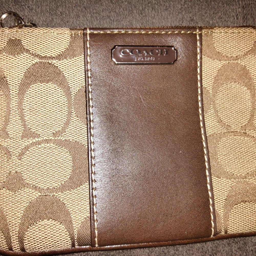 Coach Wristlet (Free Shipping)